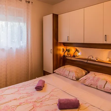 Апартаменты With Parking Space Trpanj, Peljesac - 11545 Трпань